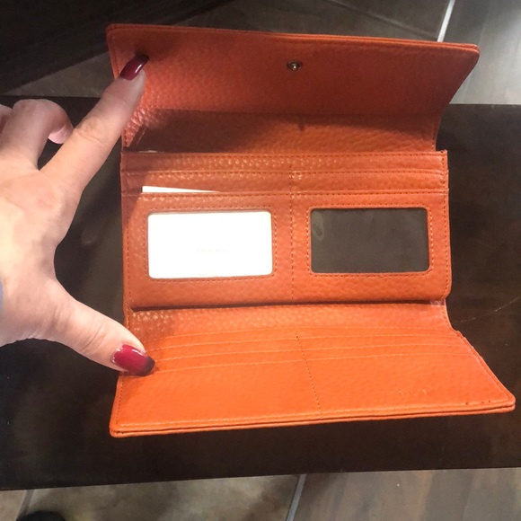 NWT Tri-Fold vegan leather Wallet - Picture 2 of 5
